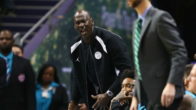 Michael Jordan walks off as Hornets almost blow lead against Lakers | Marca