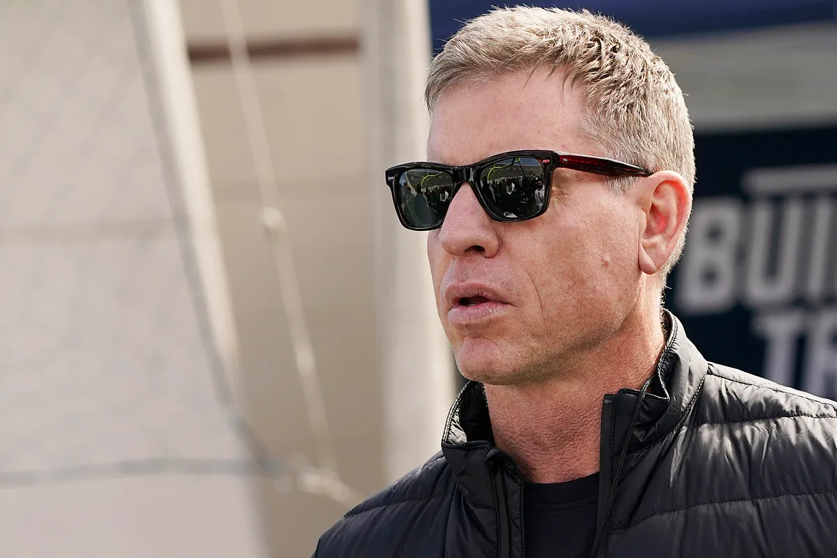 Troy Aikman will remain as an advisor to the Dolphins while they hire a new head coach