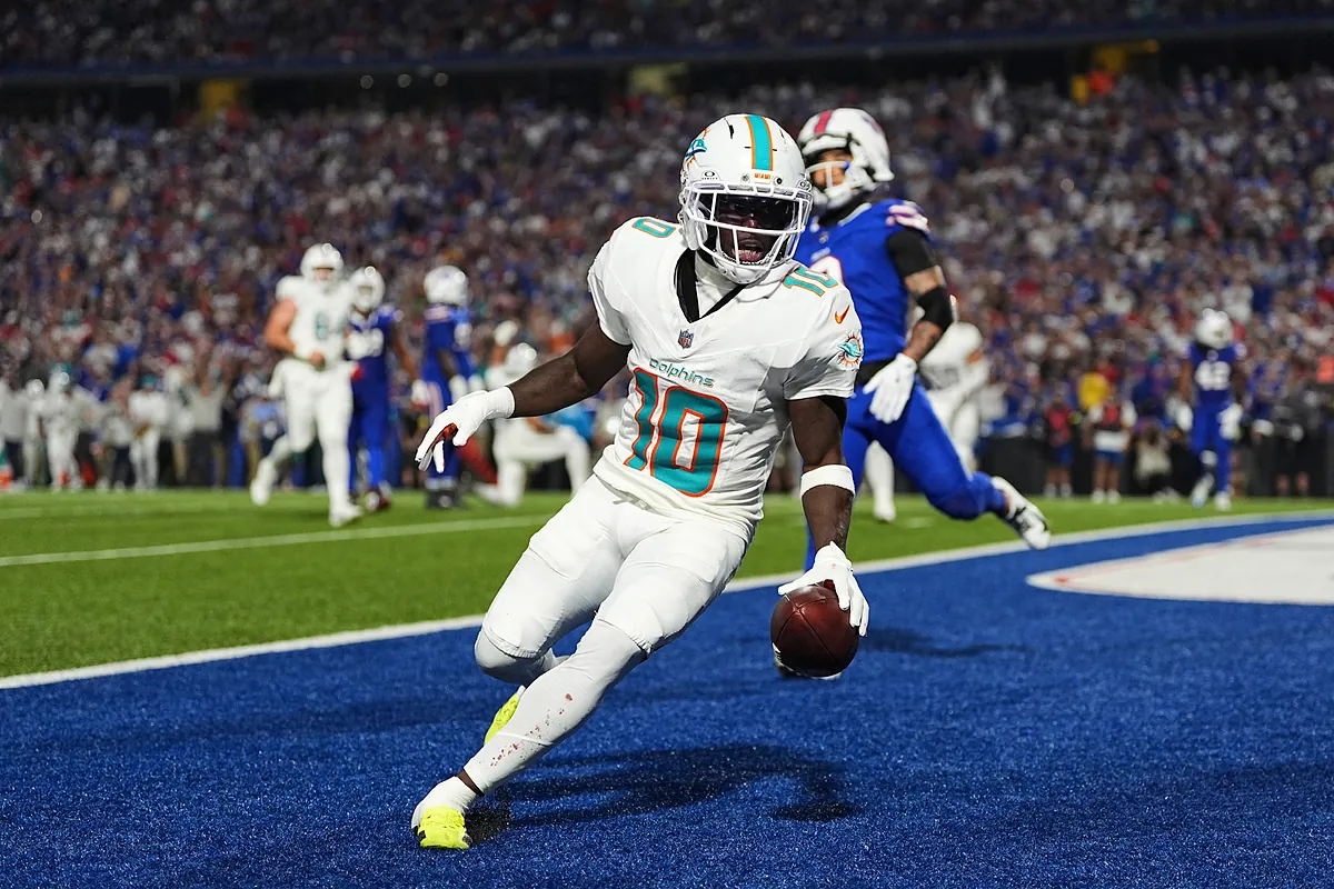 Three possible destinations for Tyreek Hill with the Kansas City Chiefs included