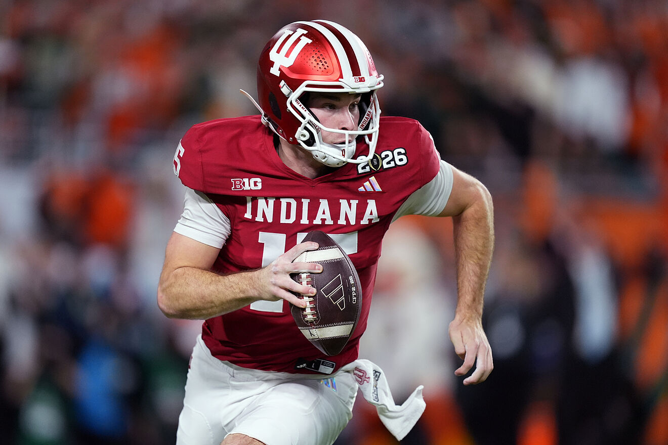 Indiana quarterback Fernando Mendoza