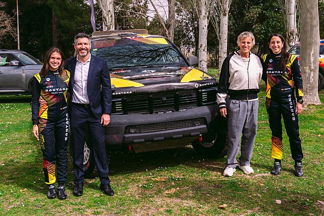 Marta Plaza, Edu Blanco (Santana), Jes�s Calleja y M�nica Plaza, en la presentaci�n de hoy