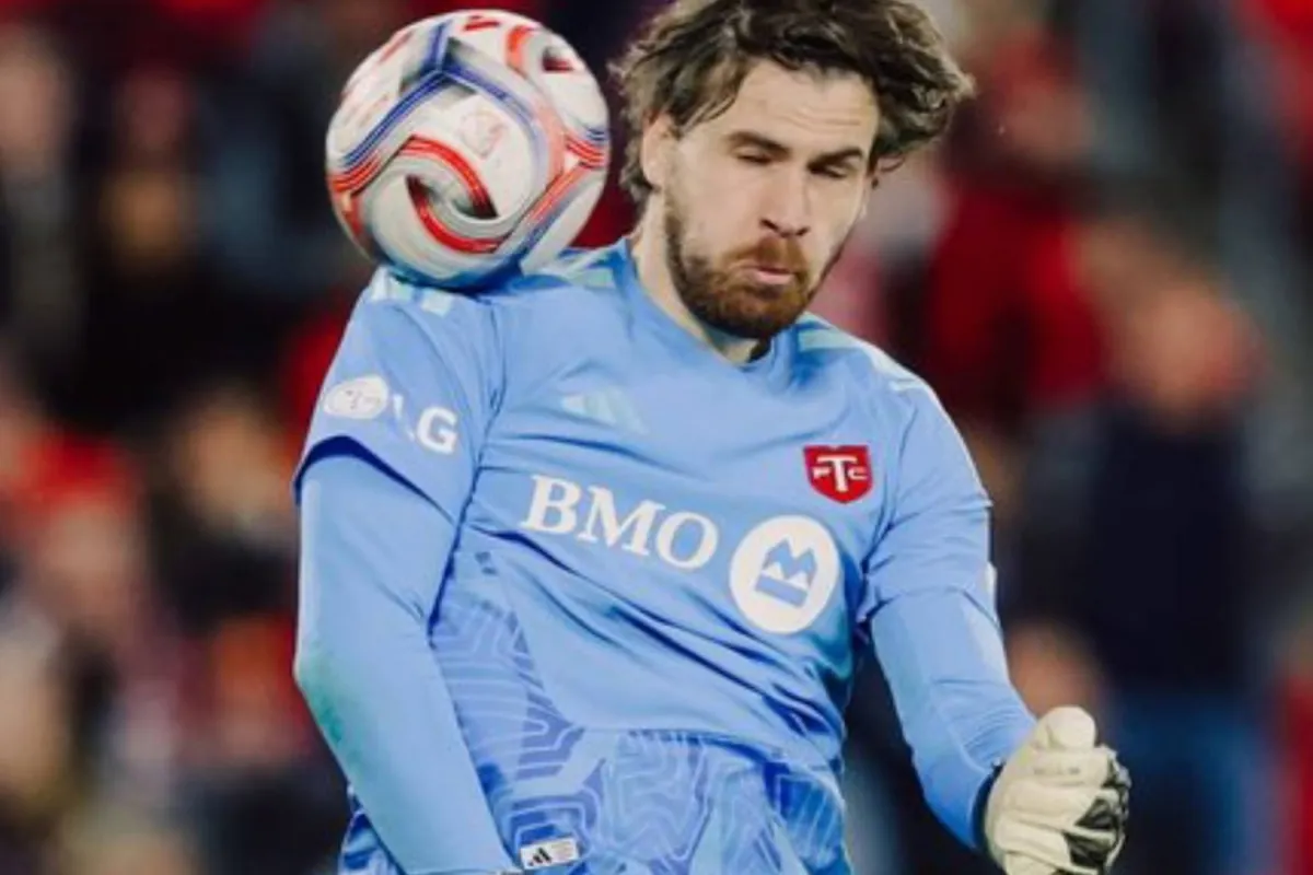 The Toronto's goalscoring goalkeeper eclipses the golazos of De Paul and Luis Suarez in the MLS