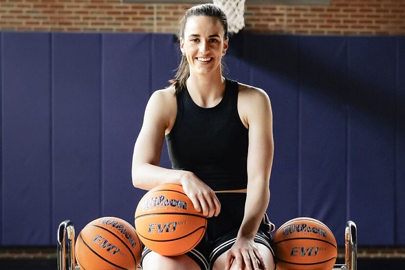 Caitlin Clark unintentionally shows how she's been keeping things on track  after an injury filled season | Marca