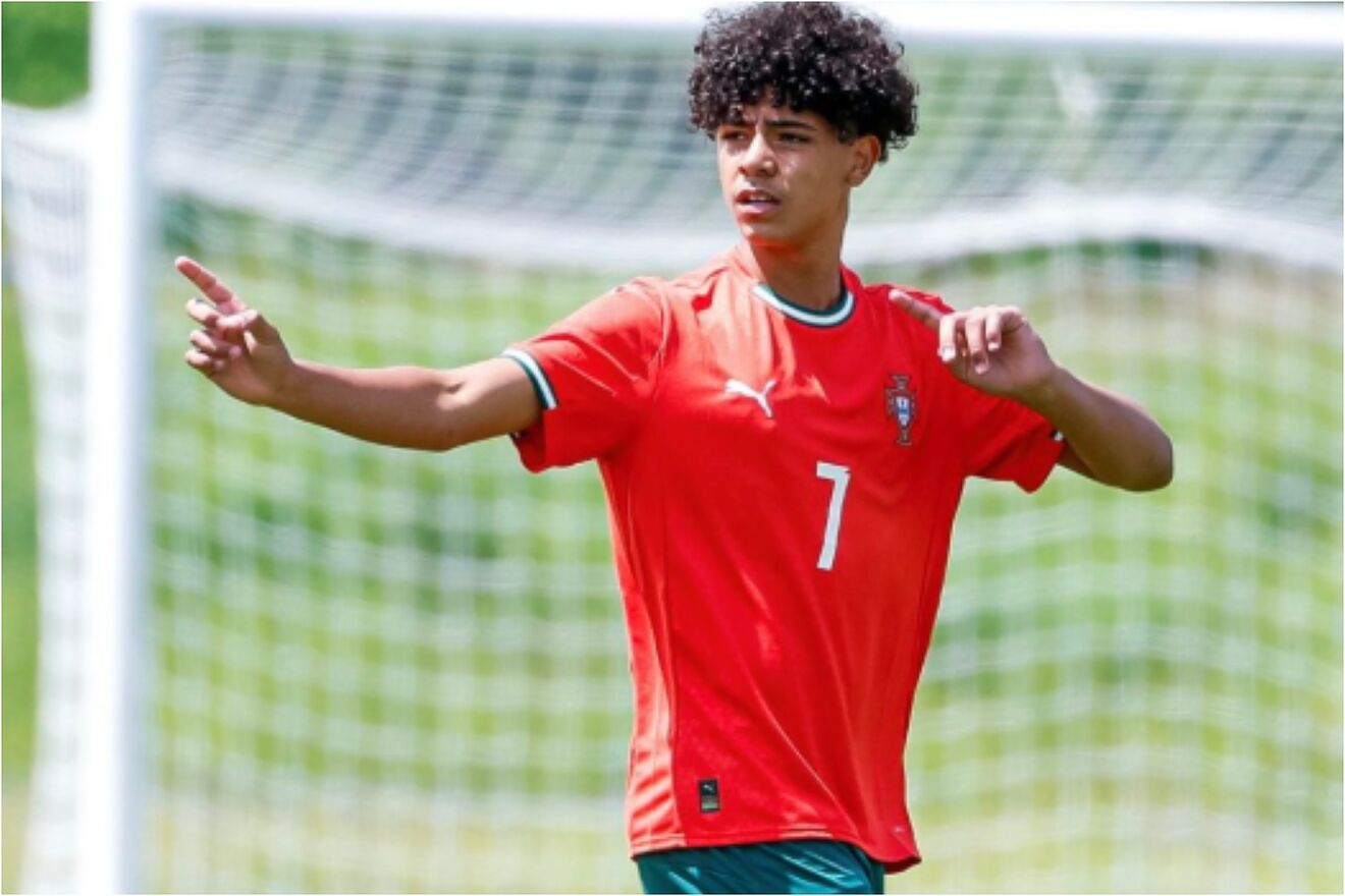 Cristiano Junior, in a match with Portugal's U16 national team.