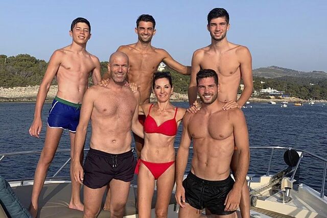 La familia Zidane veraneando en la playa