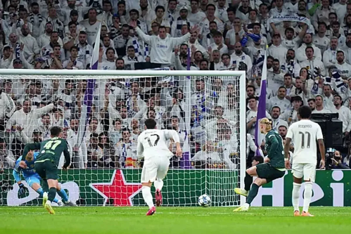 Pep Guardiola leaves Xabi Alonso's future up in the air