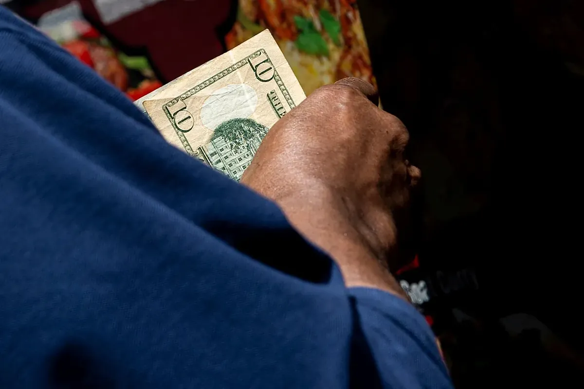 When does the minimum wage increase in Florida during 2026?