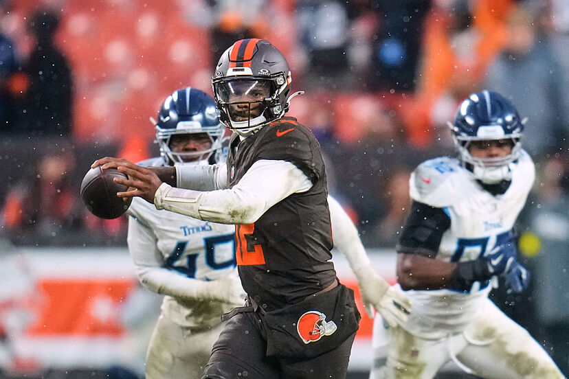 Shedeur Sanders shines while Browns coach faces backlash from NFL legend | Marca