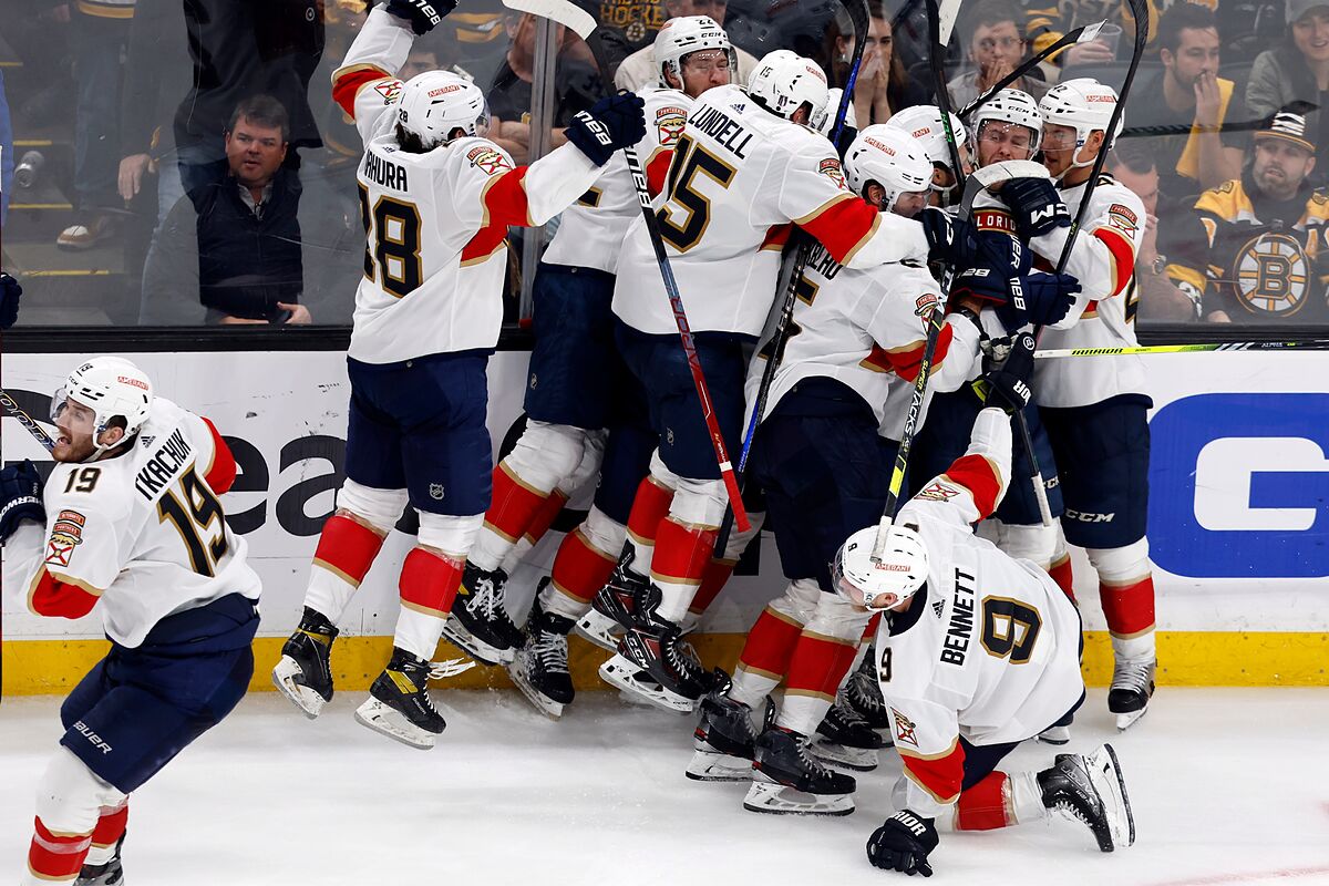 Huge upset: Panthers bounce history-making Bruins from NHL playoffs | Marca