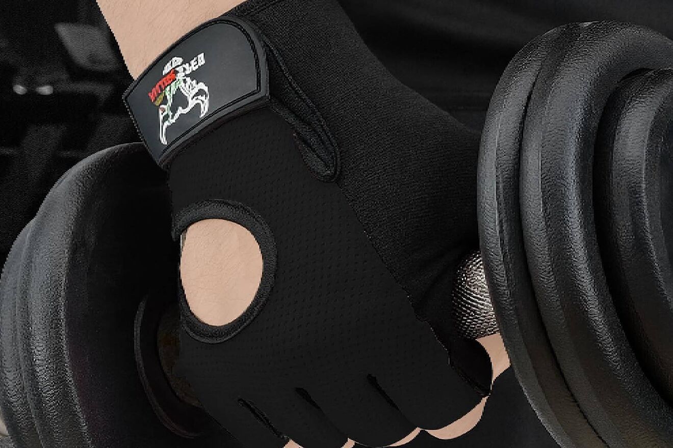 10 productos imprescindibles (y a buen precio) para realizar tus rutinas en el gimnasio.