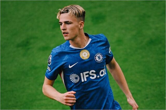Jesse Derryen su debut oficial con el Chelsea.