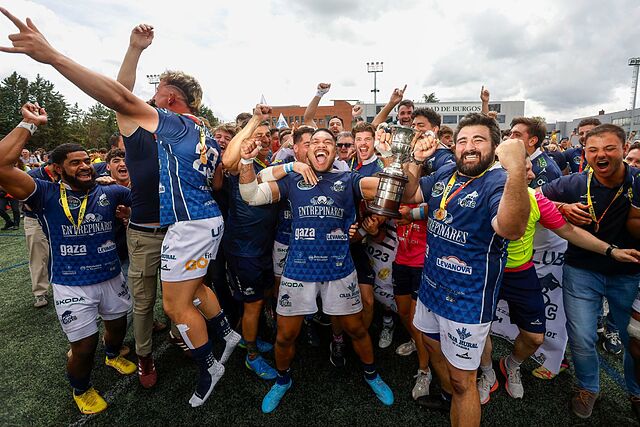 Los jugadores del VRAC celebran la Liga /Efe