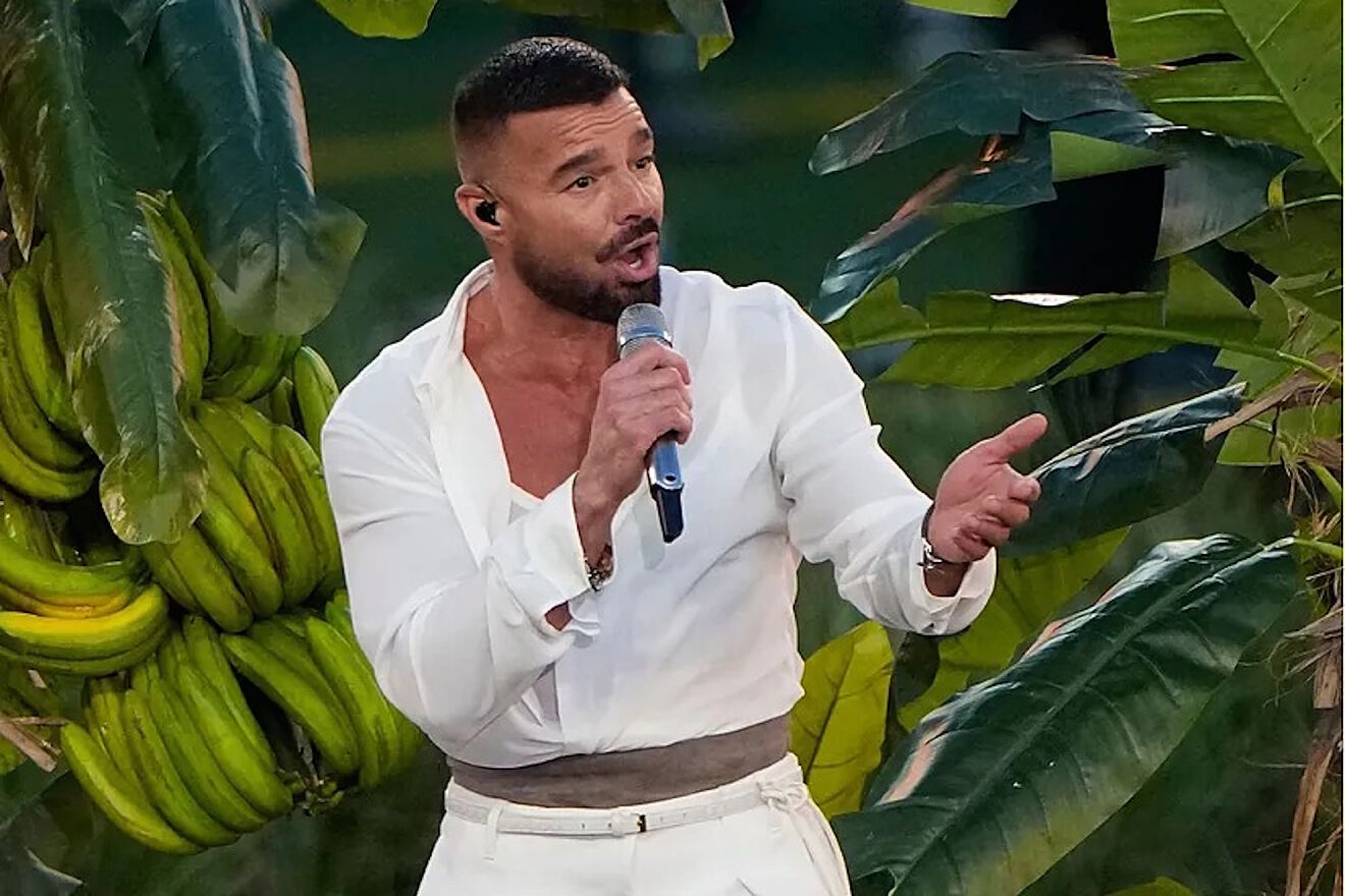 "Are you younger than Bad Bunny?" Fans comment on Ricky Martin's...