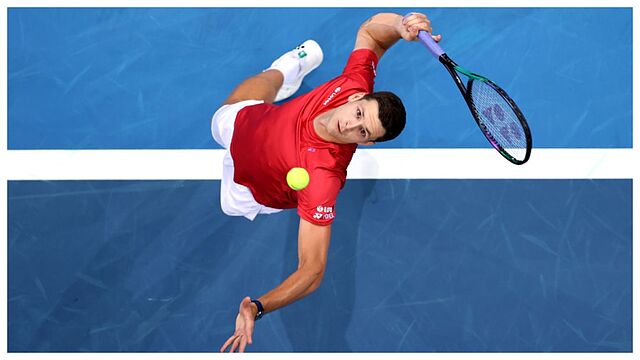 Hurkacz, en el momento del saque