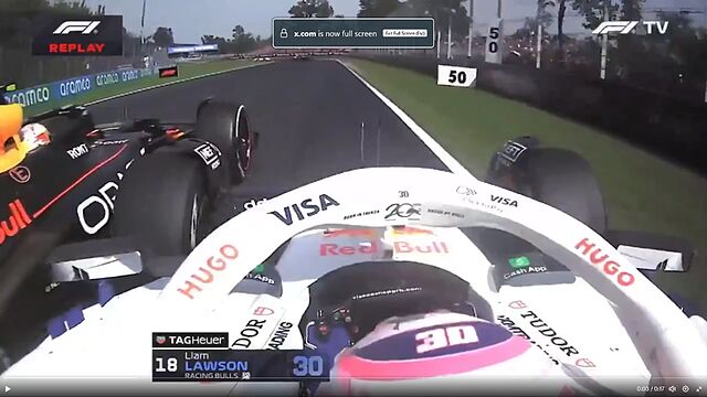 Lawson, en el momento de tocar por detr�s a Tsunoda en Monza.