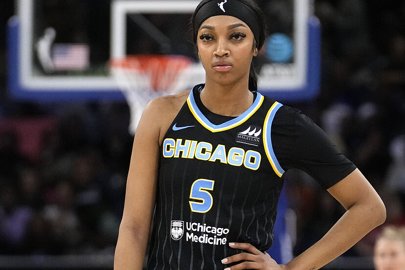 Angel Reese fires back at Caitlin Clark's 'special treatment' after crushing loss | Marca