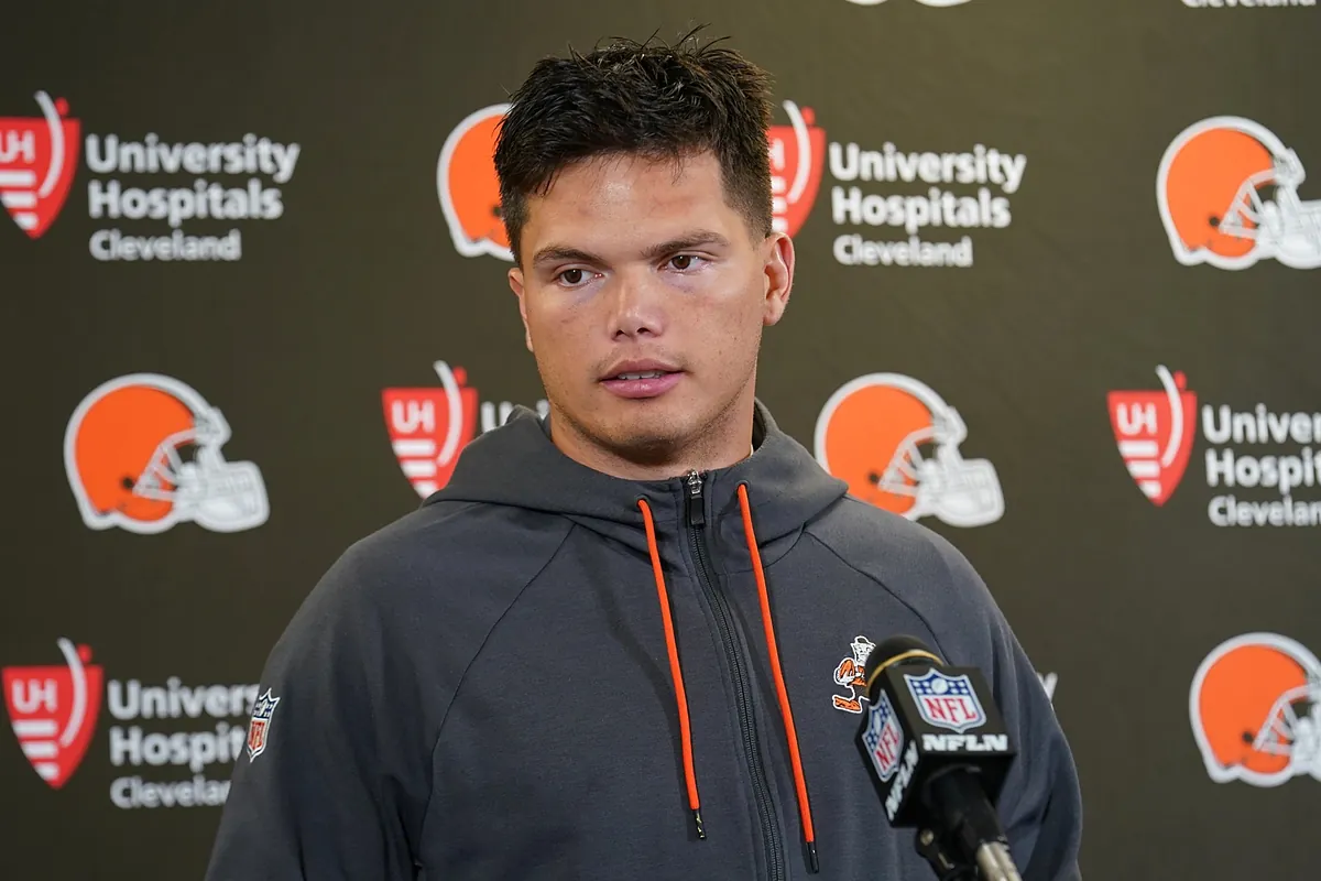 Browns' Dillon Gabriel jokes about Steelers' tackling: "Nothing beats my  mom's discipline" | Marca