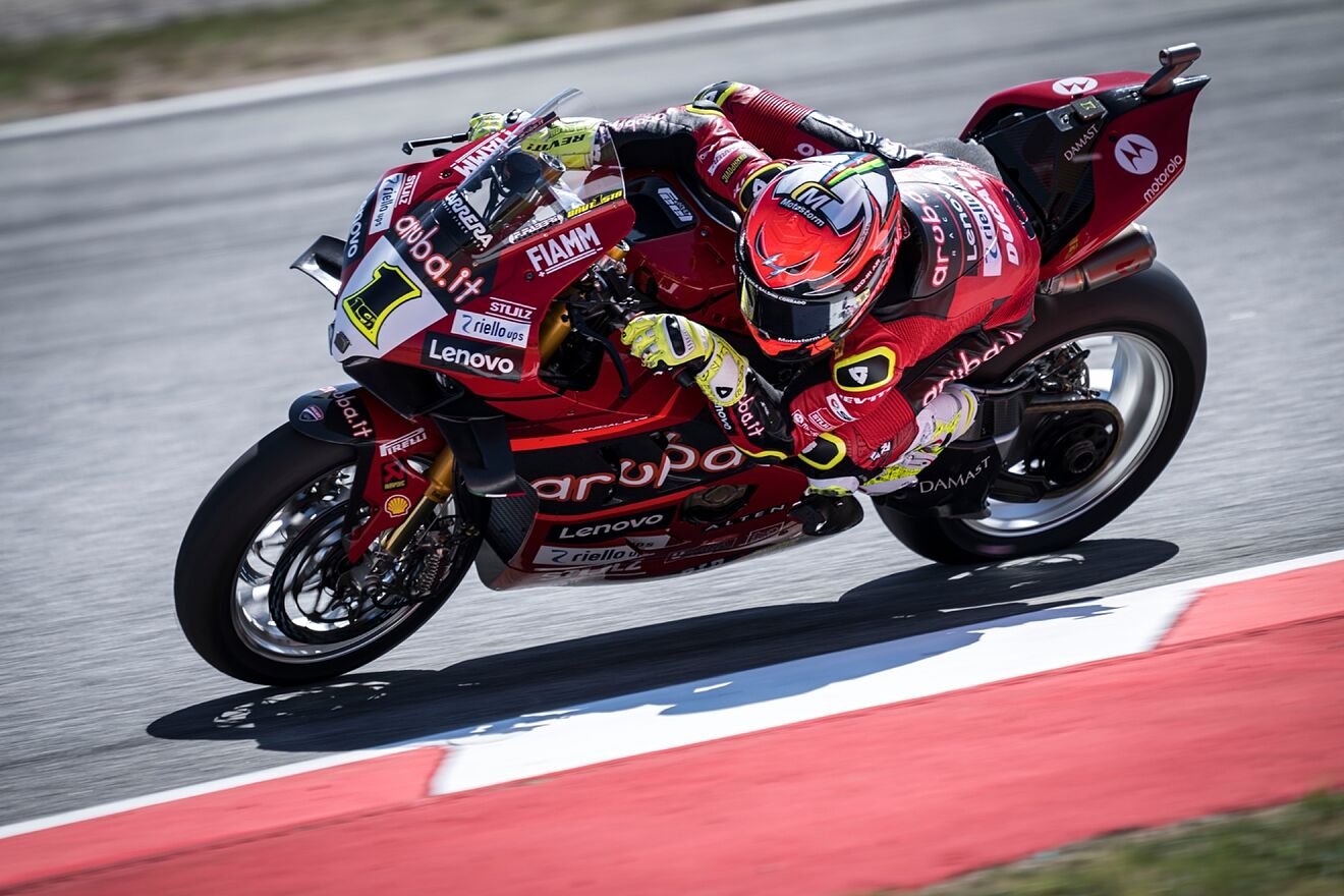 Paliza de Bautista en Barcelona en el lío entre las otras Ducati | Marca