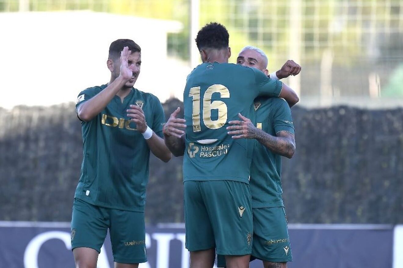 C�moda victoria del C�diz ante el Al Wakrah qatar� (3-1)