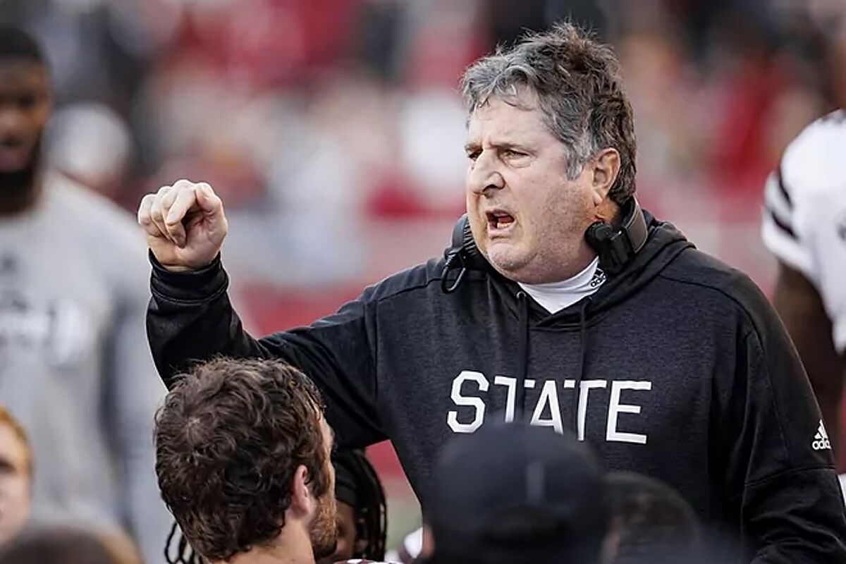 Mississippi State football coach Mike Leach dies at 61 | Marca