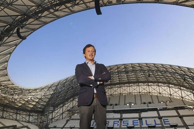Pablo Longoria, en el estadio V�lodrome del Marsella.