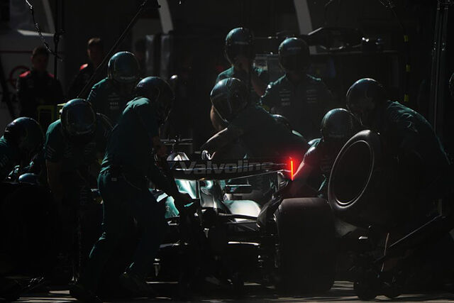 Parada de Aston Martin.