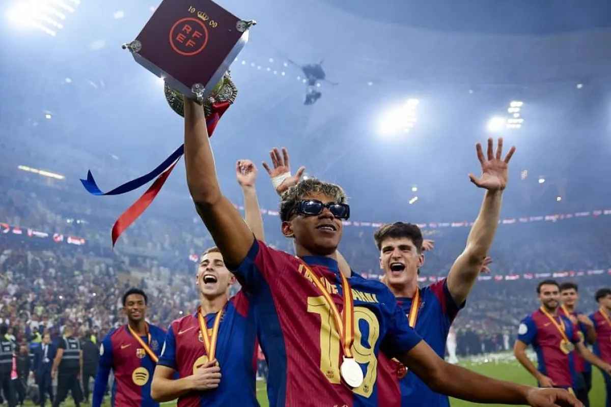 How much money does each team earn in the Spanish Super Cup?