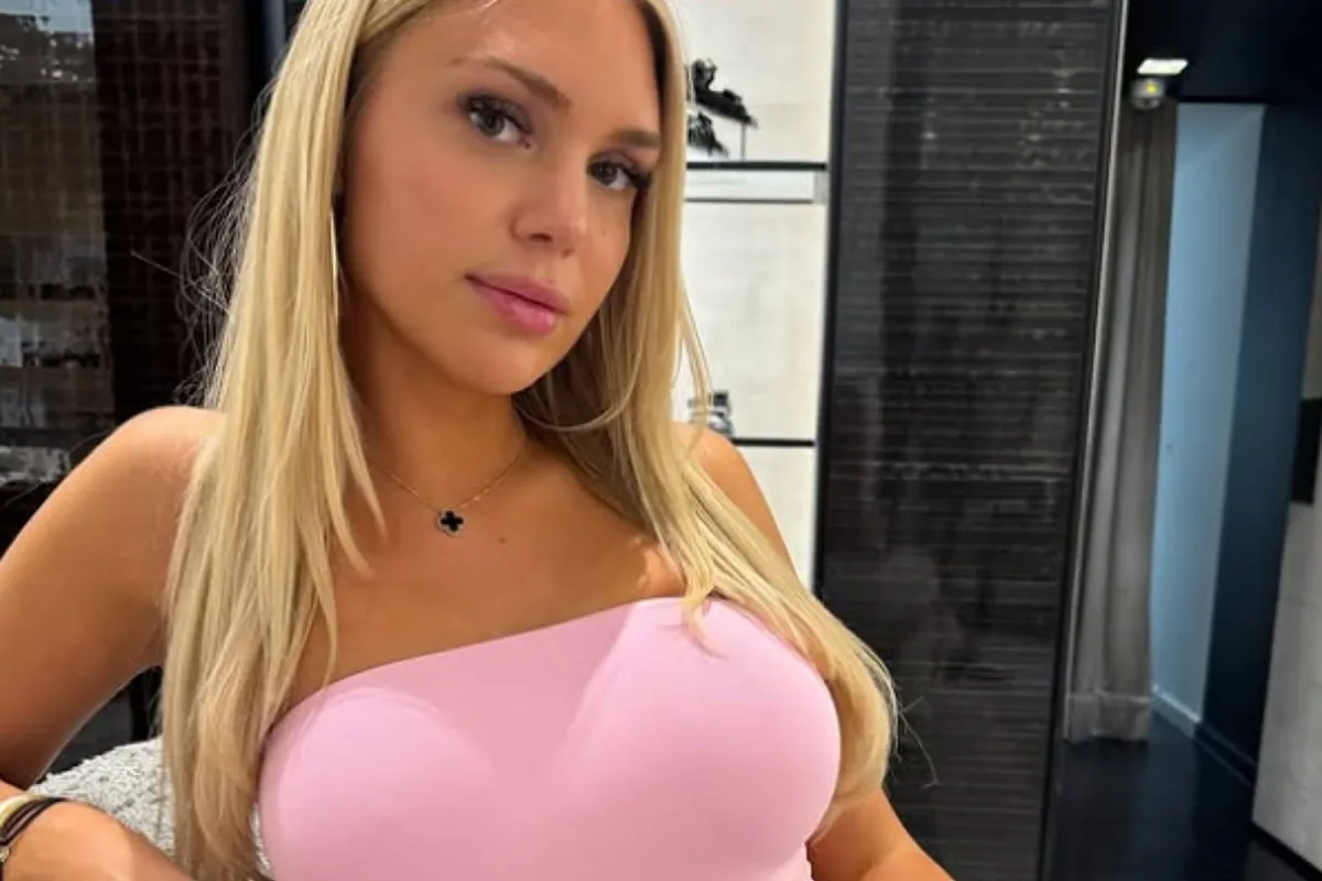 The soccer players' "temporary girlfriend" pulls back the curtain on confidentiality agreements and infidelities