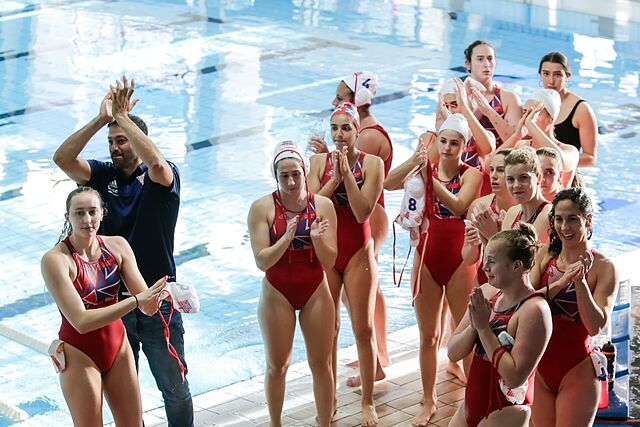 La plantilla del Terrassa celebra su clasificaci�n para los play-off por el t�tulo