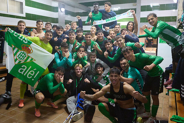 El Betis celebra la clasificaci�n en la Youth League