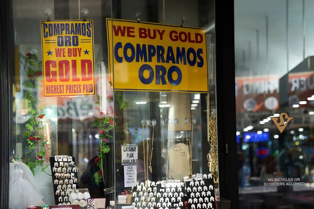 Price of the gold centenario and silver ounce today, February 16, 2026