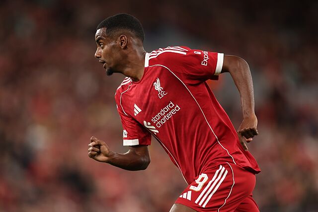 Isak, durante el encuentro de fase de liga entre Liverpool y Atl�tico.