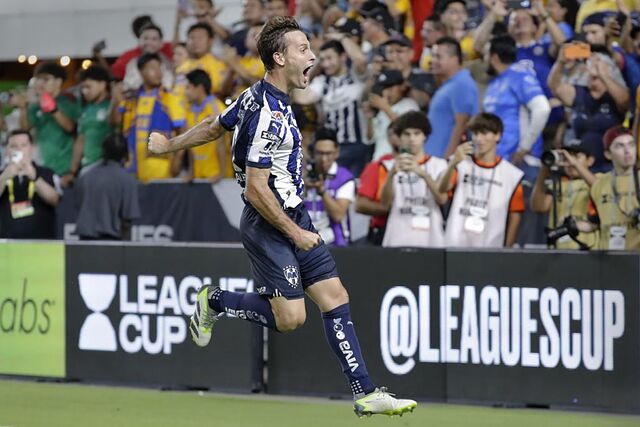 Canales celebra el gol del triunfo con Rayados