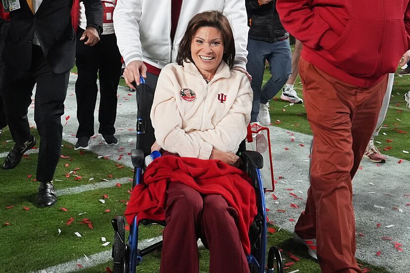 Fernando Mendoza's mom reaction after his spectacular touchdown will do  down in history | Marca