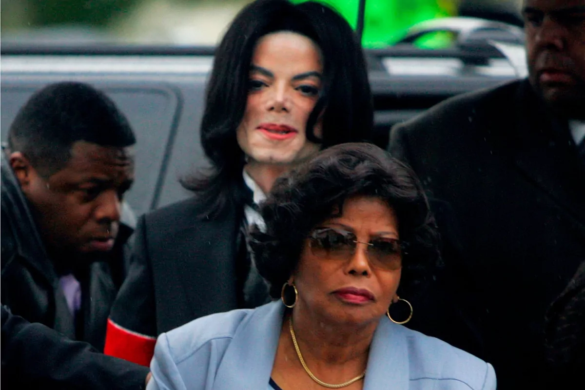 Michael Jackson's mom seeks six-figure sum for legal fees and to keep a  secret deal | Marca
