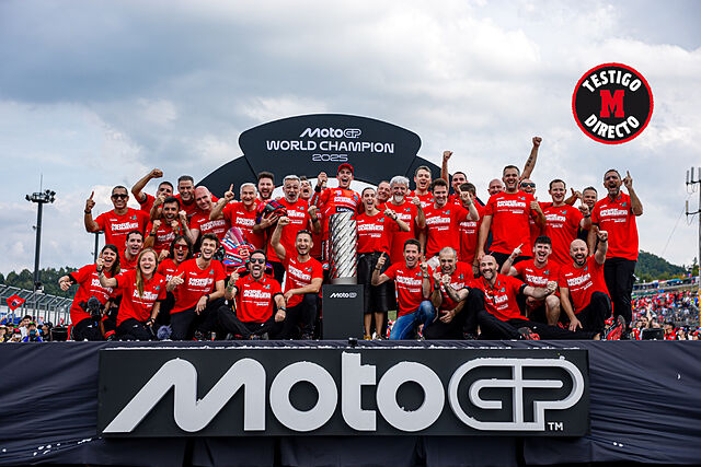 Ducati celebra con Marc M�rquez el t�tulo en Motegi.