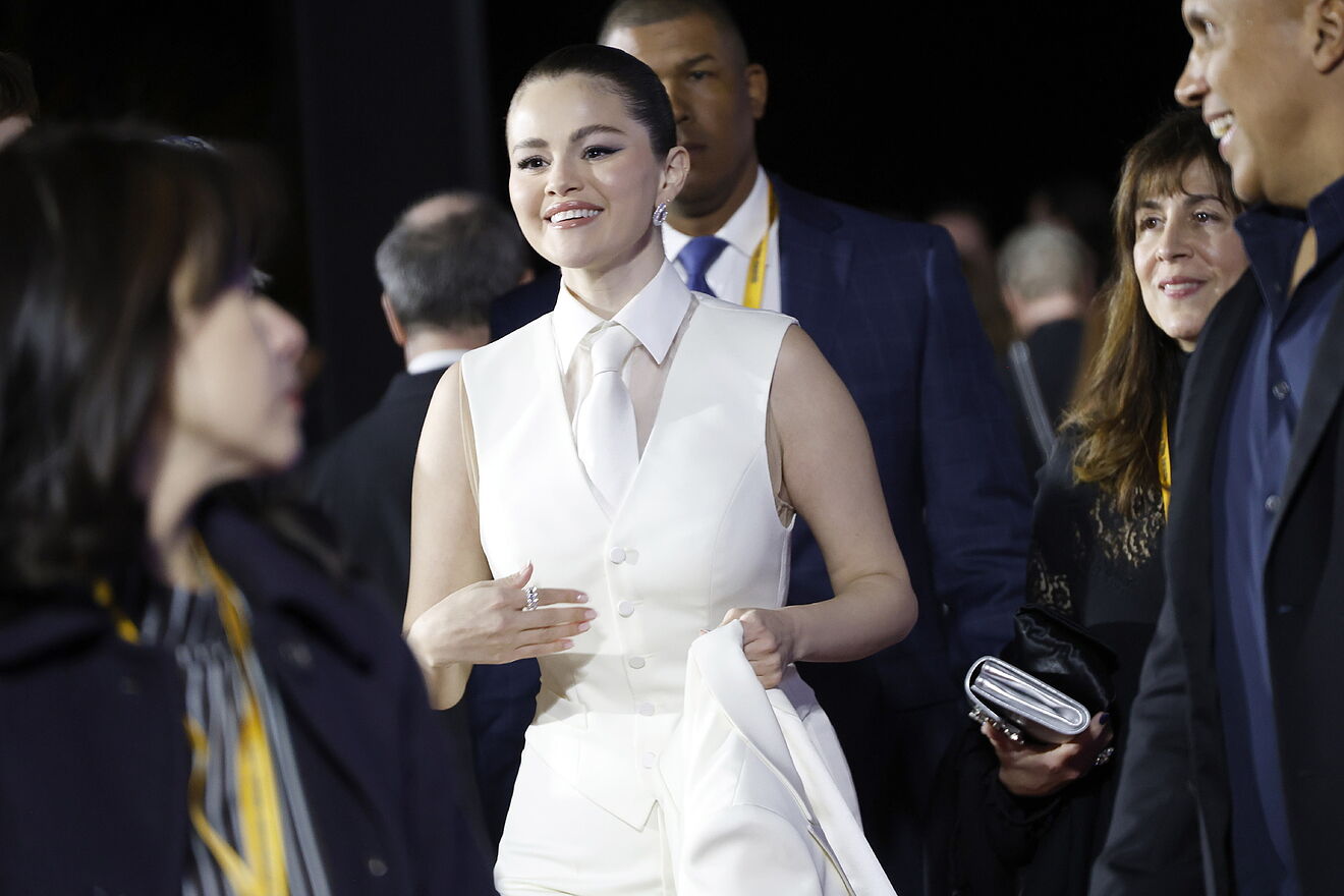 Selena Gomez fans think she is teasing after Benny Blanco engagement: What did she do?