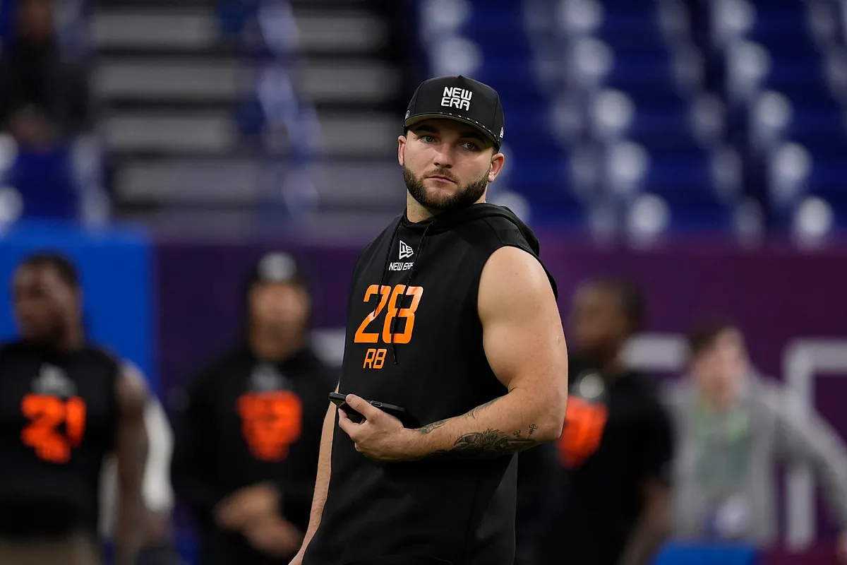 Cam Skattebo's energy rubs off on Travis and Jason Kelce, who point to him as the reason behind the Giants' resurgence