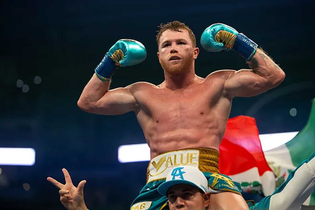 Canelo �lvarez proudly remembers his past.