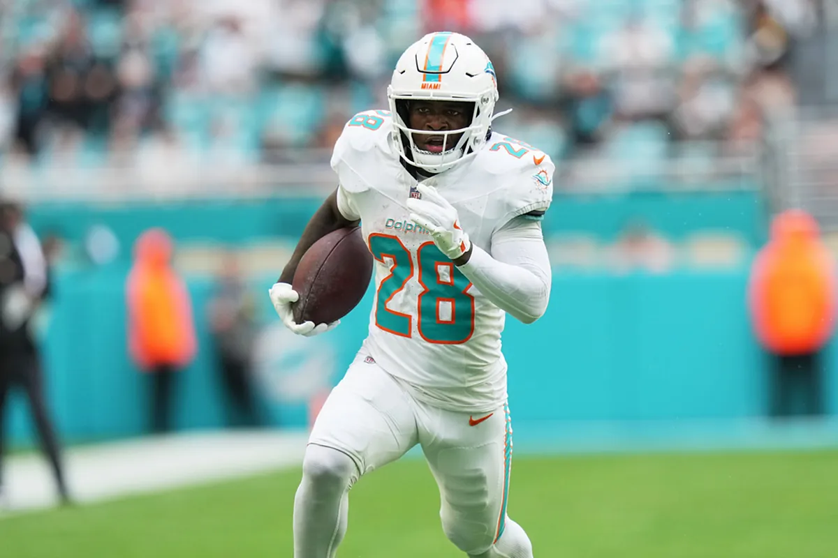 Miami Dolphins rebuild in full swing: Is De'Von Achane the next to go?