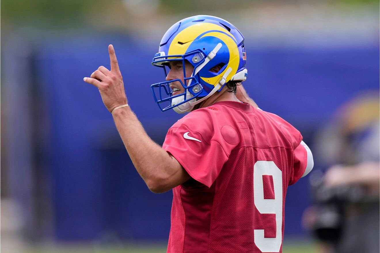 Los Angeles Rams quarterback Matthew Stafford gestures during the NFL...