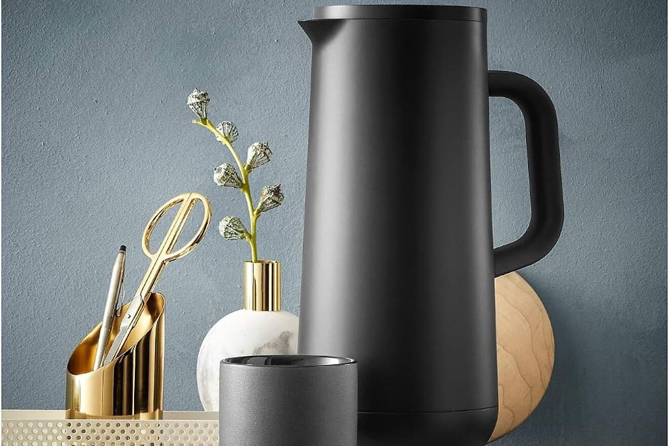 La jarra térmica de WMF que mantiene el café caliente durante horas.