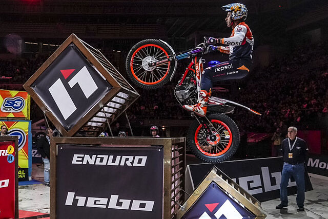 Toni Bou, en acci�n, en la cita decisiva disputada en Chalon-sur-Sa�ne.