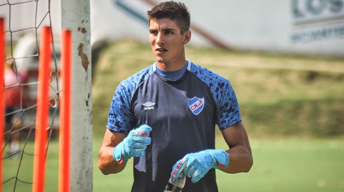 El mejor portero del momento no es Courtois... y juega en Uruguay: Rochet