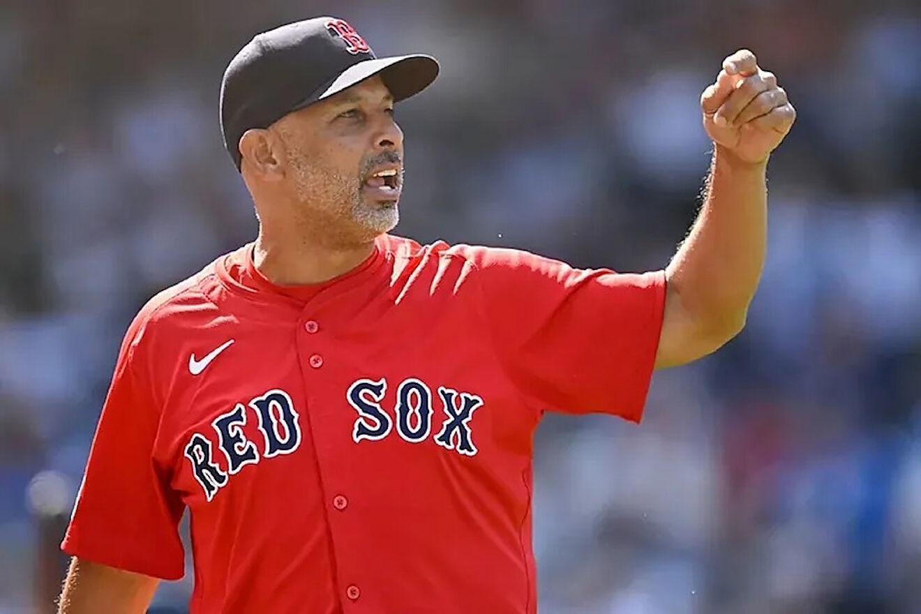 Alex Cora warns Aaron Boone what his strategy will be to eliminate the...