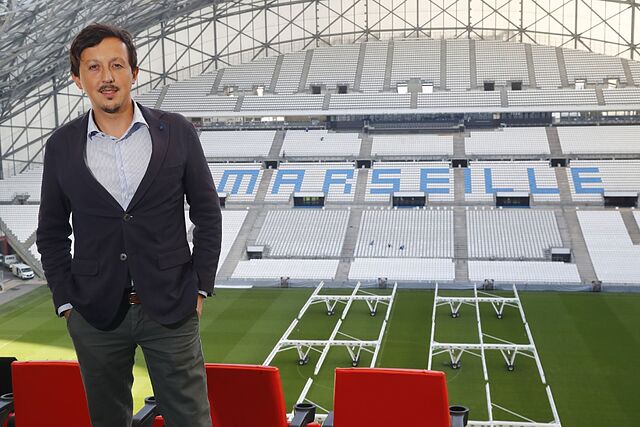 Pablo Longoria, en las gradas del Velodrome