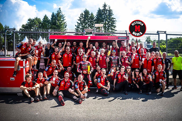 Todo Ducati celebra los dos podios en Brno.