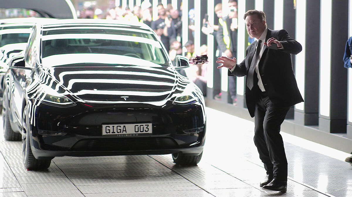 Tesla: Los primeros Tesla Model Y 'europeos' salen de la Gigafactory de ...