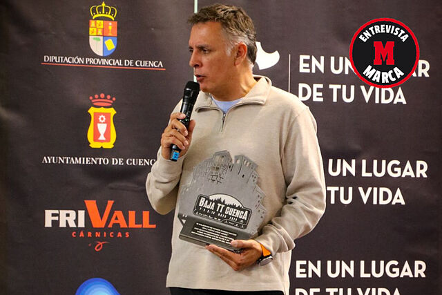 Lucas Cruz recibe el galard�n de honor 2026 en la Baja TT Cuenca..