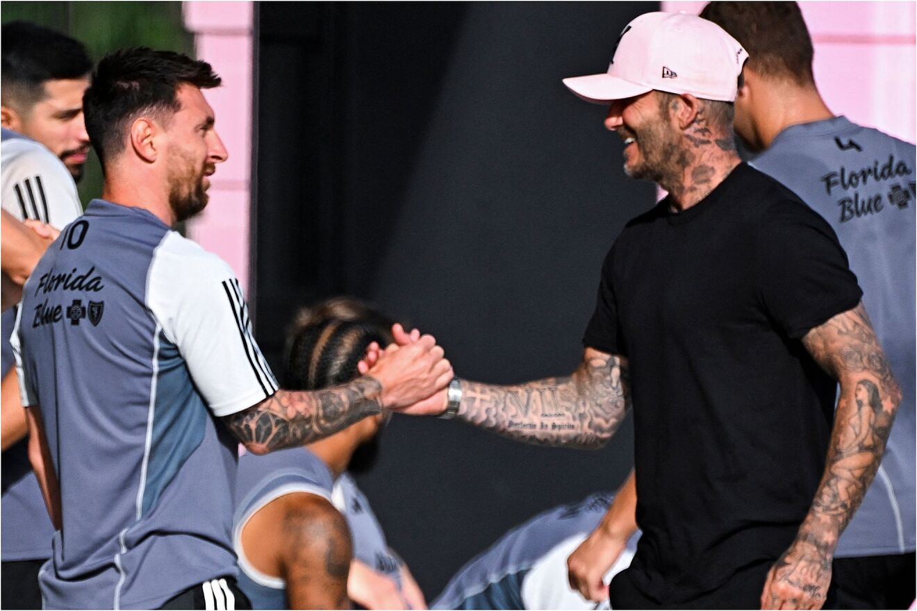Messi y Beckham se saludan en Fort Lauderdale.